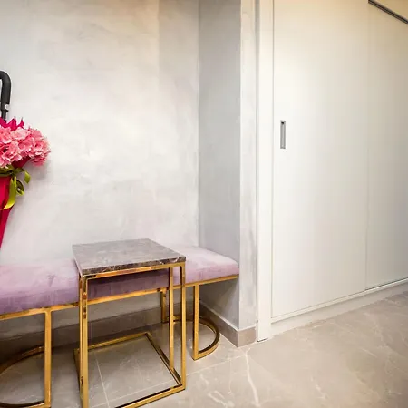 No 15 Appartement *
