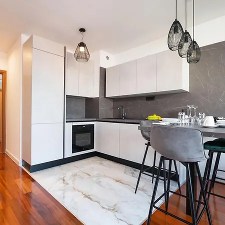 Appartement No 15 *